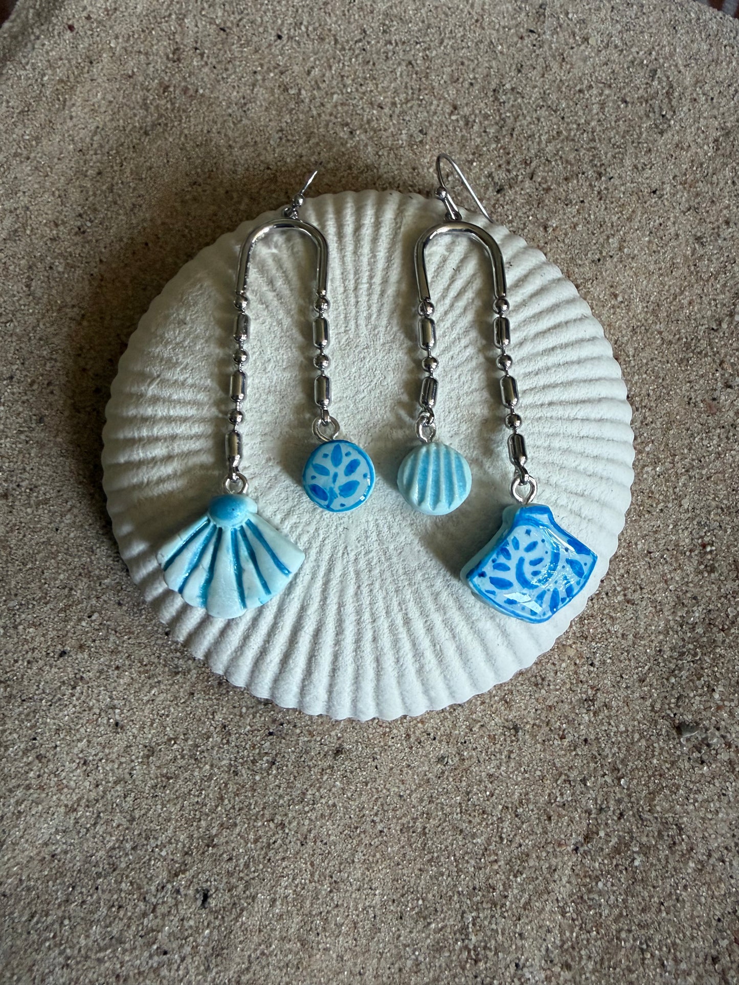 Shell Arch Texture Reversible Earrings